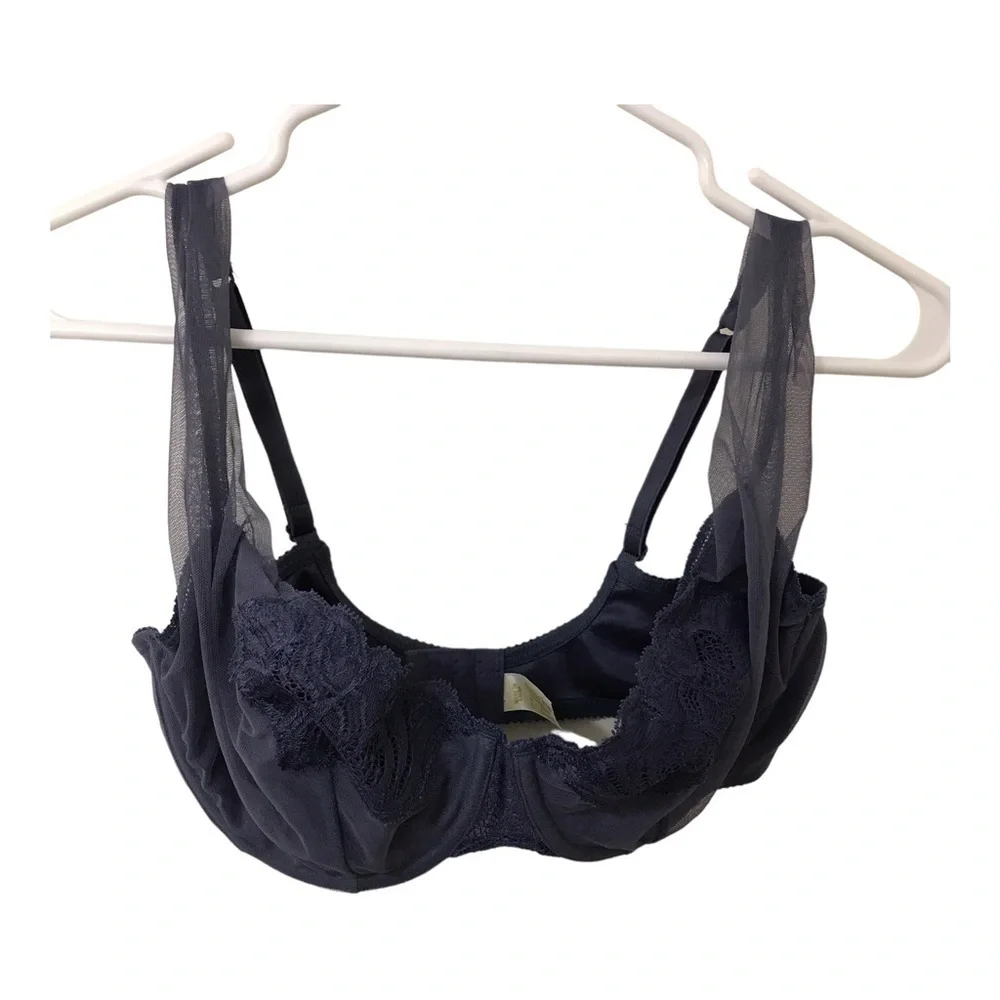*Vintage* Victoria’s Secret Gold Label navy blue/ charcoal blue lace bra 36D